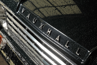クルマ好きなのに知らんぞ！　100年以上の歴史があるイギリスの自動車ブランド「ボクスホール」って何もの？