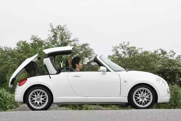 「安くてもBMWやメルセデスだと上司に「イヤミ」を言われる可能性も！　「無難」じゃ満足できない新社会人にアリな中古車４台」の画像