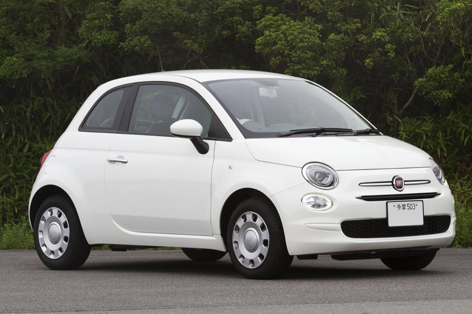 安くてもBMWやメルセデスだと上司に「イヤミ」を言われる可能性も！　「無難」じゃ満足できない新社会人にアリな中古車４台