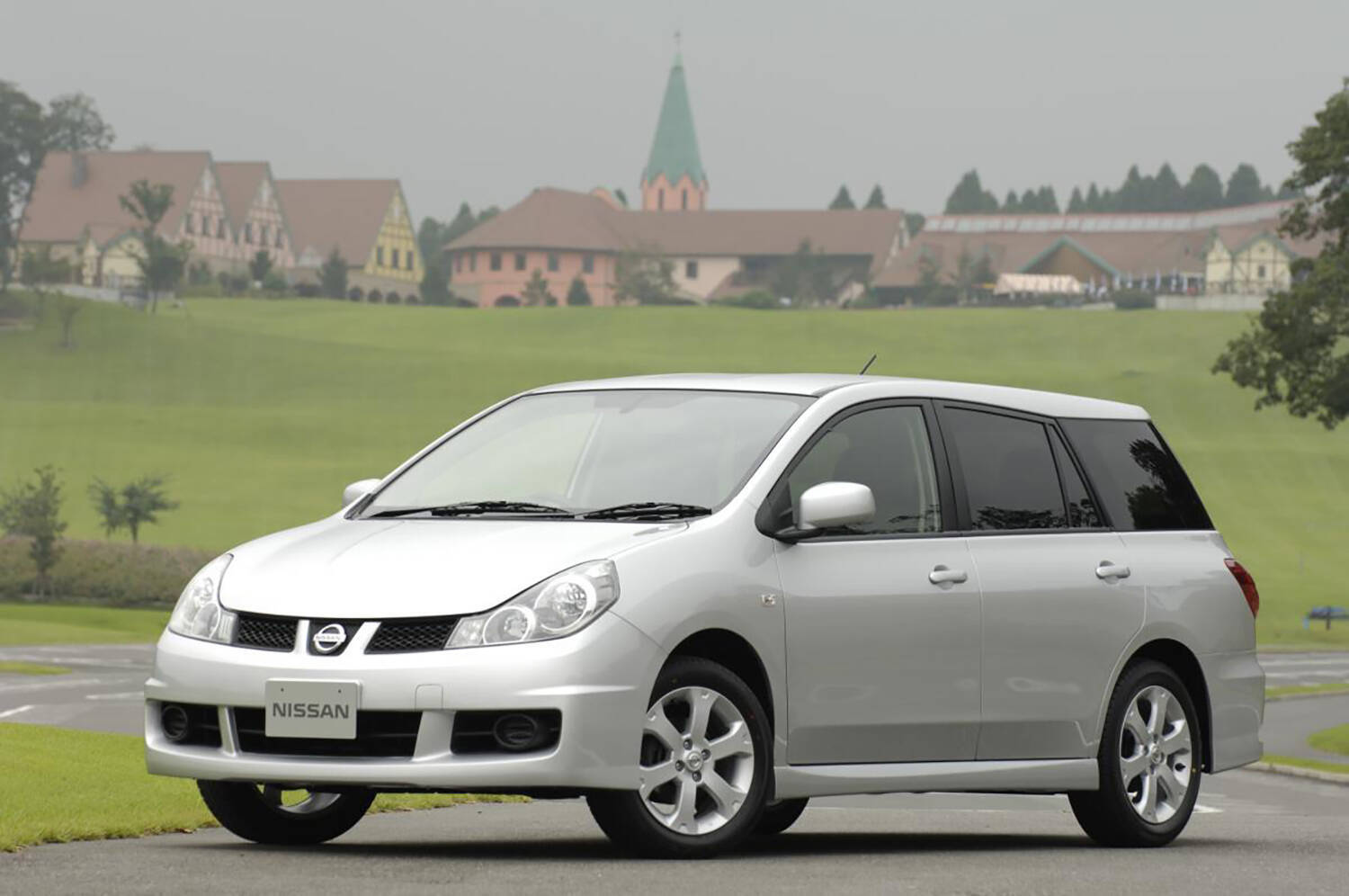 安くてもBMWやメルセデスだと上司に「イヤミ」を言われる可能性も！　「無難」じゃ満足できない新社会人にアリな中古車４台