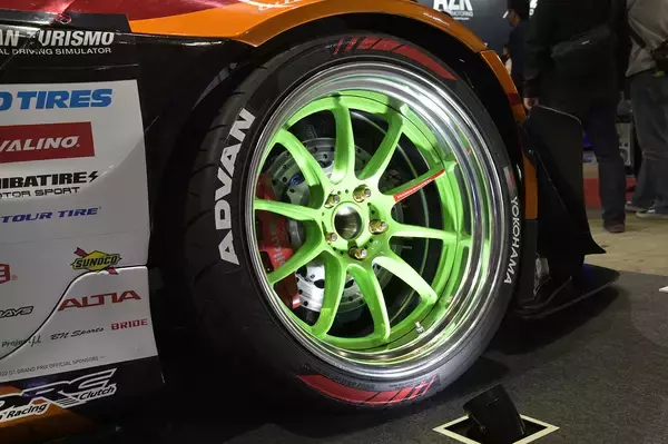 「ダイヤモンドの煌めきをもつ24インチのド迫力ホイールに圧倒される！　最新ホイールがずらり並ぶWORKブース【東京オートサロン2023】」の画像