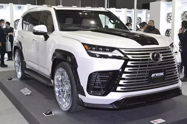 「ダイヤモンドの煌めきをもつ24インチのド迫力ホイールに圧倒される！　最新ホイールがずらり並ぶWORKブース【東京オートサロン2023】」の画像