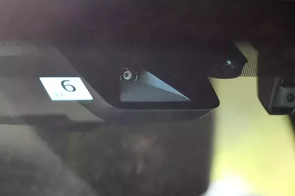 「納期遅延のいま先代を狙うのも大いにアリ！　３代目ハリアーの魅力に迫る」の画像