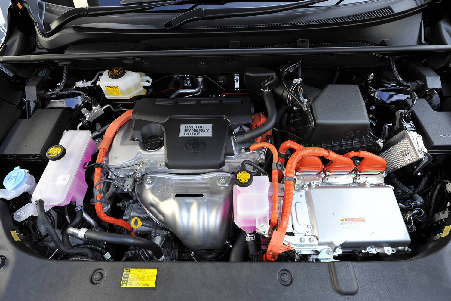 納期遅延のいま先代を狙うのも大いにアリ！　３代目ハリアーの魅力に迫る