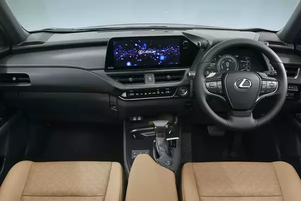 「マイナーチェンジした日本仕様のレクサスUXを発表！　「走り」と「エレガンス」をそれぞれ感じさせる２台の特別仕様車を初公開」の画像