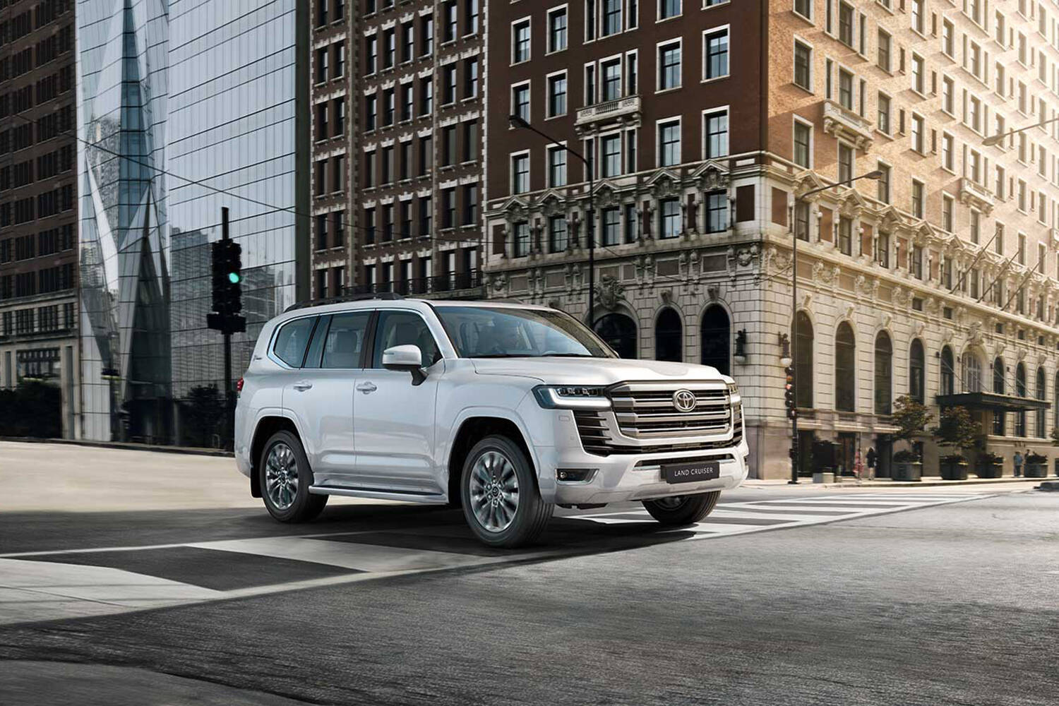 新車価格を大幅に超えていたランクル300の中古価格が下落！　ロシア市場からの「日本メーカー」撤退が影響の可能性