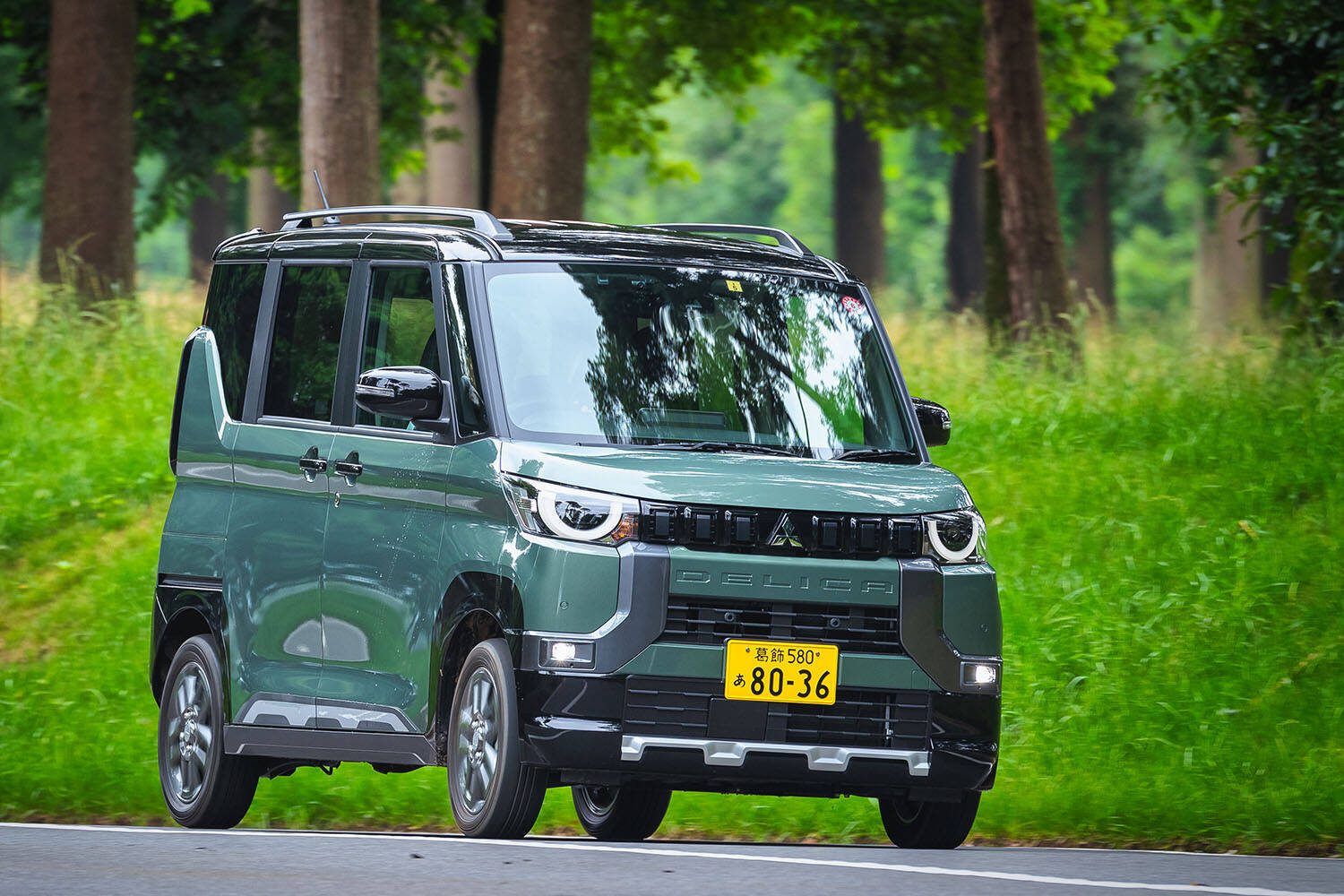 ライバルにあってN-BOXにはない「SUVテイスト」「メッキのオラ顔」「ハイブリッド」！　それでも新型は「絶対王者」のポジションを守れるか？