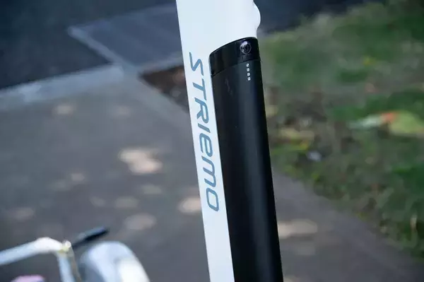 「ホンダの技術者が手掛けた電動立ち乗り３輪車がもはやスポーツモデル！　「ストリーモ」に乗ったら面白すぎた」の画像