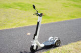 「ホンダの技術者が手掛けた電動立ち乗り３輪車がもはやスポーツモデル！　「ストリーモ」に乗ったら面白すぎた」の画像17