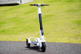 「ホンダの技術者が手掛けた電動立ち乗り３輪車がもはやスポーツモデル！　「ストリーモ」に乗ったら面白すぎた」の画像5