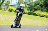 「ホンダの技術者が手掛けた電動立ち乗り３輪車がもはやスポーツモデル！　「ストリーモ」に乗ったら面白すぎた」の画像8