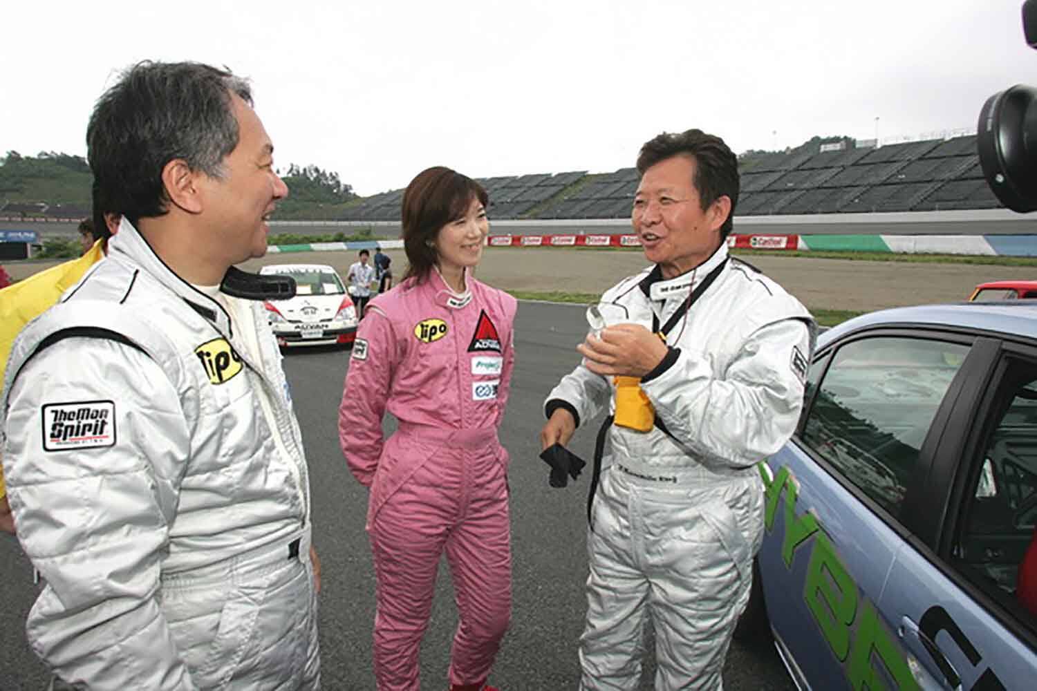伝説の「国さん」とステアリングを共有したハイブリッドカー！　あらゆる自動車に乗りまくっているプロが「超個人的に思い入れのあるクルマ」【まるも亜希子編】