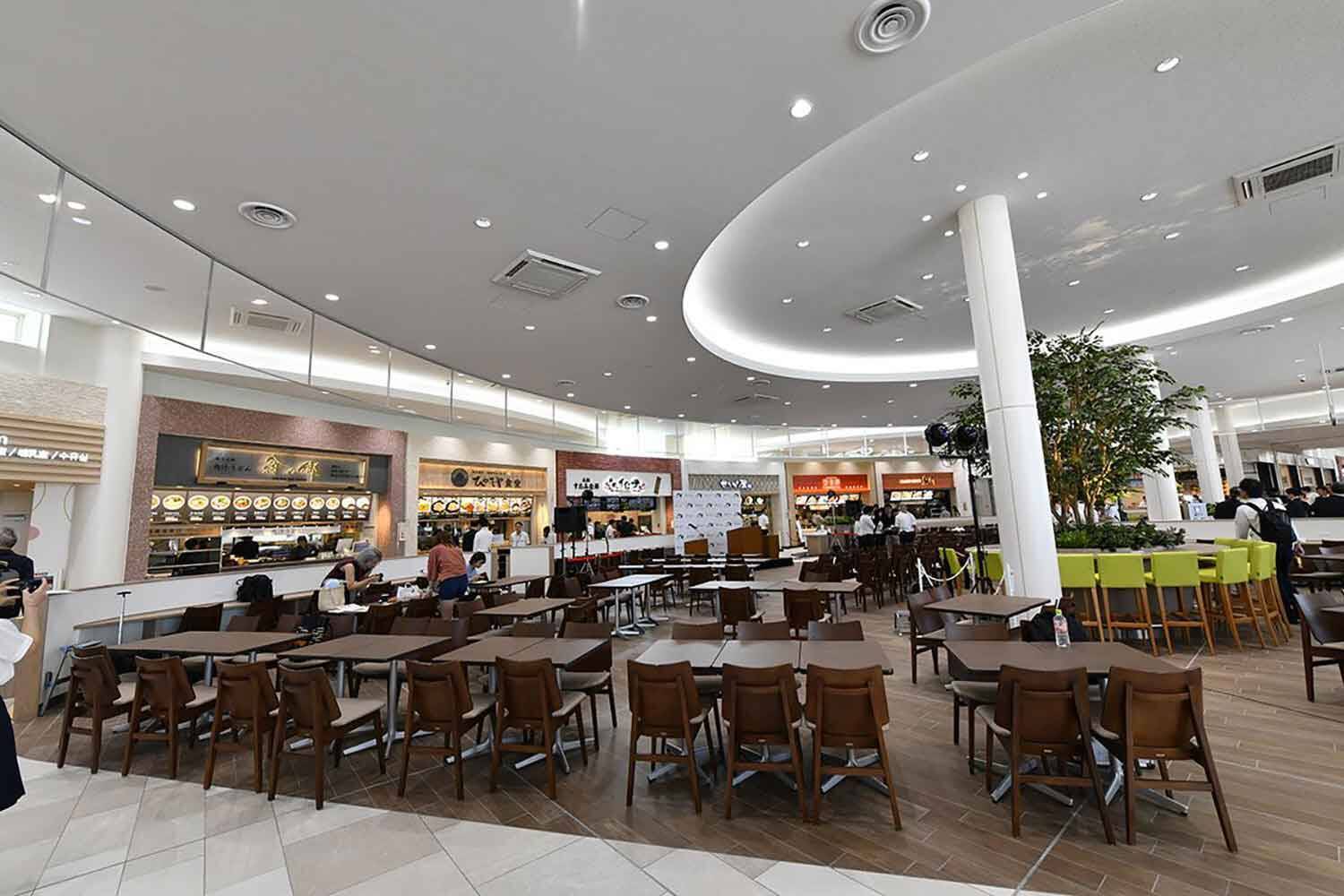 SAのほうが豪華でPAは簡素……ってワケじゃない！　高速のサービスエリアとパーキングエリアの違いとは？