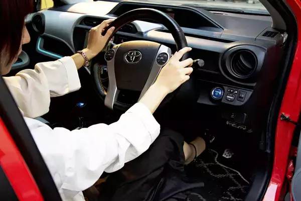 「運転下手は「ドラポジ」の可能性も！　たかがシートやステアリングの調整でドライビングは劇的に変わる」の画像