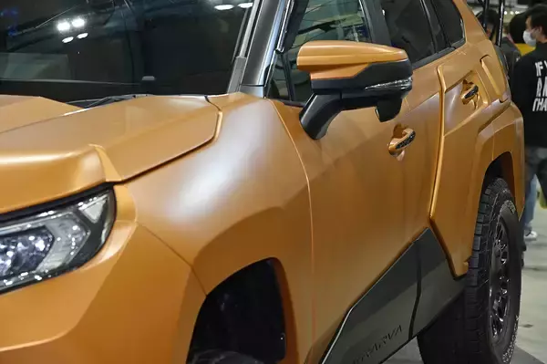 「KUHLが作るとSUVがここまでサイバーに！　新ブランド「ヴラーヴァ」のRAV4がホットすぎる」の画像