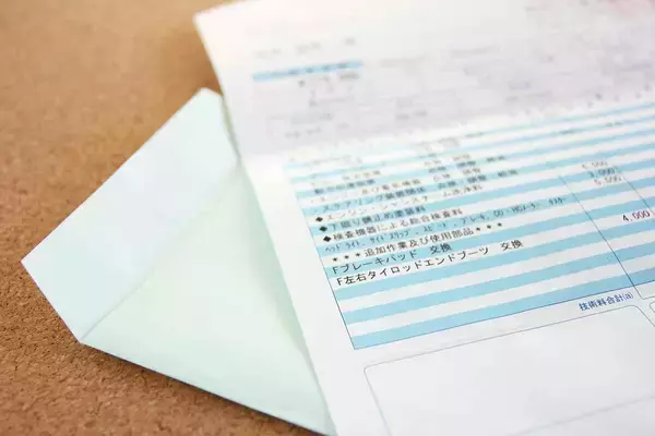 「クルマをぶつけて保険じゃなく「自腹で修理」！　どこで直すのが正解か３つのパターンで考えてみた」の画像