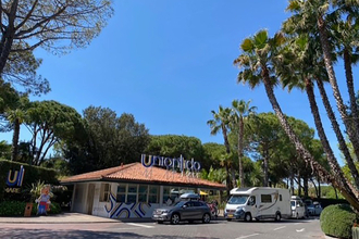 なぜかイタリアにドイツ人御用達の巨大リゾート！　アウディの歴史に刻まれる「Union Lido Mare」に潜入してみた【みどり独乙通信】