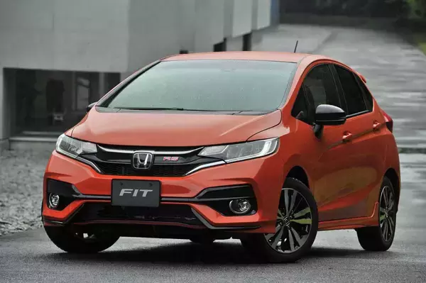 「クルマ好きでも知らないマイナーさ！　見かけたら幸運レベルの国産激レアハイブリッド車３選」の画像