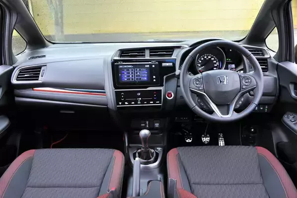 「クルマ好きでも知らないマイナーさ！　見かけたら幸運レベルの国産激レアハイブリッド車３選」の画像