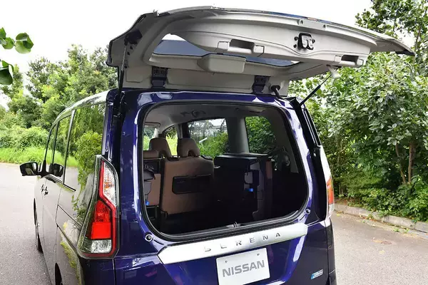 「オーナーでも知らない人がいるとはもったいなさすぎ！　全車採用でもいいぐらい超便利な「分割リヤゲート」のクルマ４台」の画像