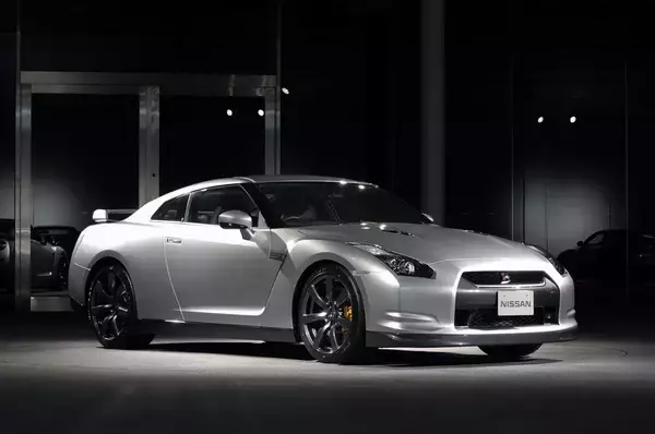 「スポーツカーなんて売れない……時代にエライ！　「頑張ったで賞」をあげたい21世紀のスポーツモデルとメーカーとは」の画像