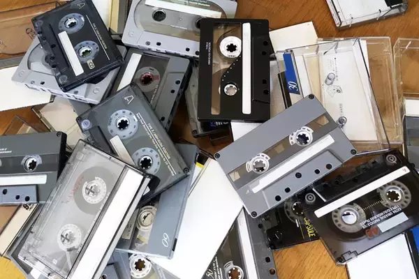 「8トラ・MD・DATって若者には意味不明！　昭和オヤジがドライブのお供にした「なつかしカーオーディオ」の歴史」の画像