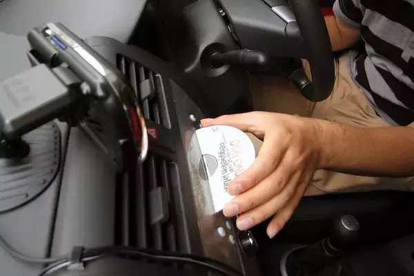 「8トラ・MD・DATって若者には意味不明！　昭和オヤジがドライブのお供にした「なつかしカーオーディオ」の歴史」の画像