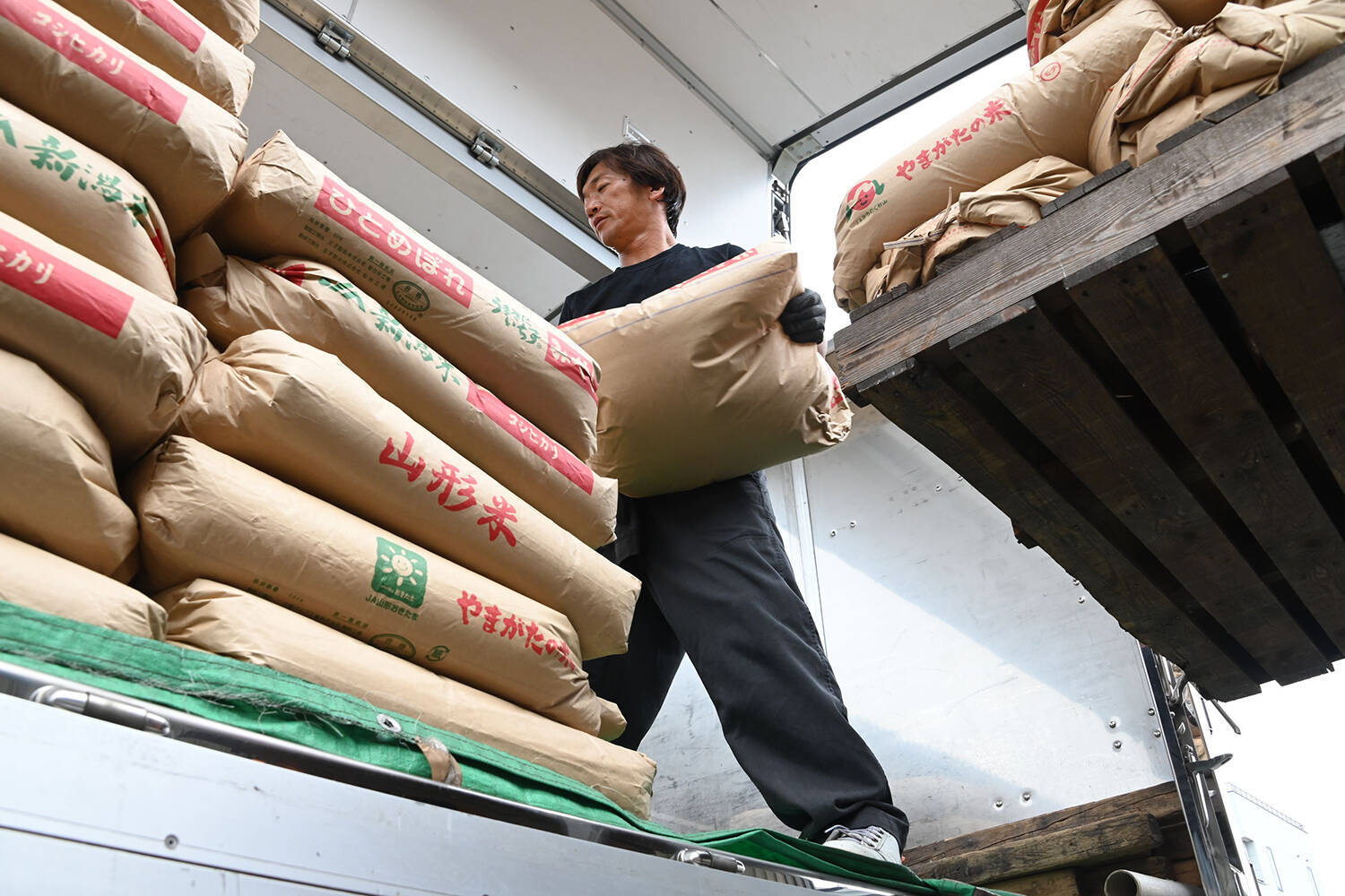お米を運んで東北から北関東をぐるり１周！　トラックドライバーの仕事に２日間密着した!!