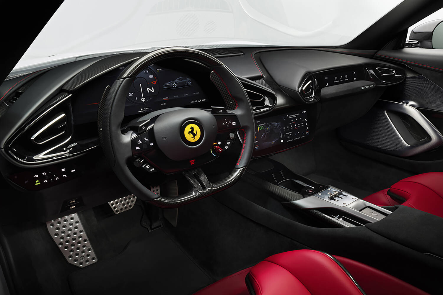 ハイブリッド化はナシで自然吸気で突っ走る！　フェラーリの新たな12気筒モデル「12チリンドリ」はクーペとスパイダー同時デビュー