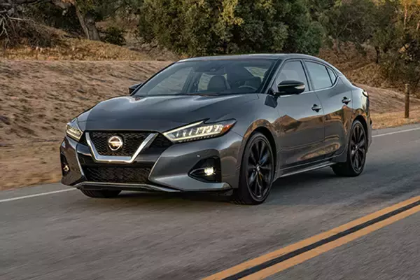 「現在はスカイラインのみ！　かつて勢いのあった日産のセダンモデルを振り返る」の画像