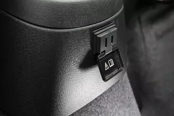 「新型日産セレナの室内を徹底調査！　「イイとこ」「もう一歩なところ」を本音で解説」の画像