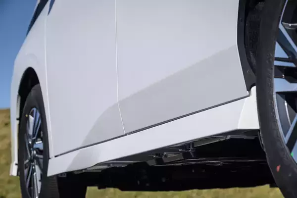 「新型日産セレナの室内を徹底調査！　「イイとこ」「もう一歩なところ」を本音で解説」の画像