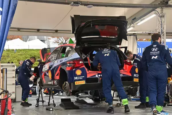 「ラリー車の最高峰「Rally1」にはパドルシフトがない！　なぜ軽自動車にすらついている装備が禁止されているのか？」の画像