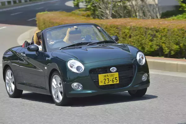 「正直暑いです！　うるさいです！　荷物が載らなかったりもします！　オーナーが語るそれでもオープンカーがやめられないワケ」の画像