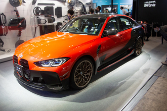 BMWがレーシングカー「M4GT」ルックの限定モデルを公開！　【東京オートサロン2023】