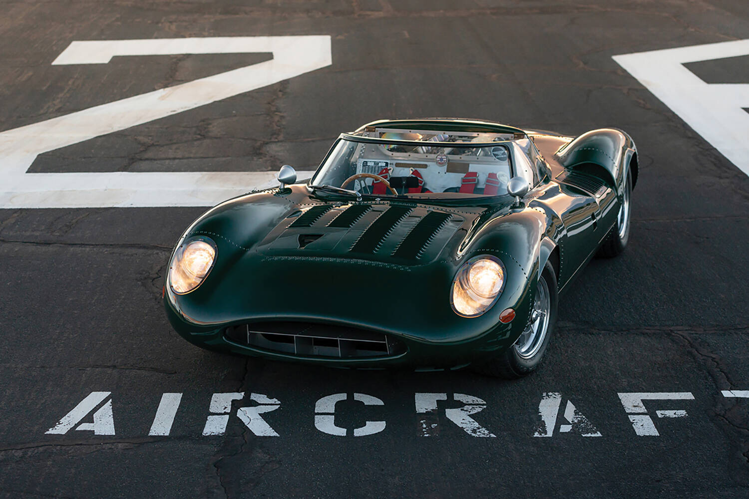 打倒フェラーリを掲げて開発されたジャガーXJ13！　闘うことなく消えた悲運のマシンは後年オークション価格でフェラーリに勝利!!