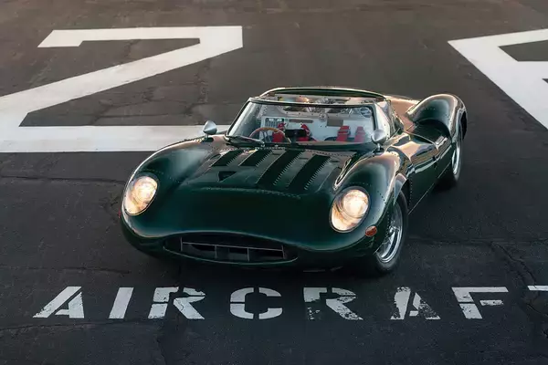 「打倒フェラーリを掲げて開発されたジャガーXJ13！　闘うことなく消えた悲運のマシンは後年オークション価格でフェラーリに勝利!!」の画像