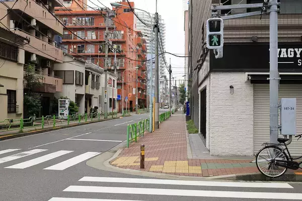 「歩行者も自転車も免許はなくてもルールはある！　クルマ視点で年中見かける「危険行為」に要注意」の画像