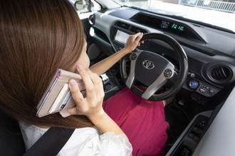 「運転中に携帯での通話」「高速道路での駐停車」これが違反にならない「例外」のシチュエーションとは
