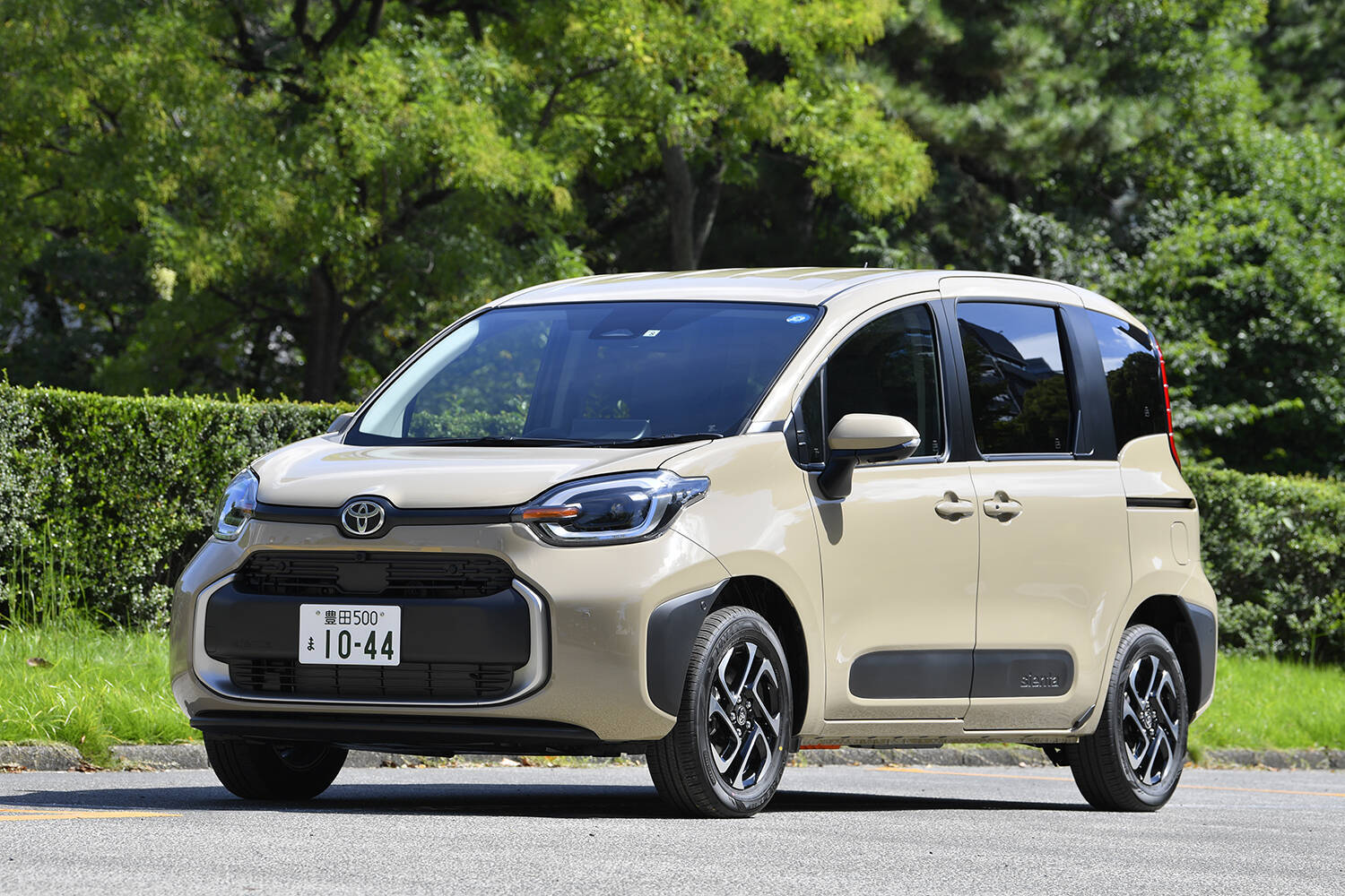 2022年で１番売れたクルマはN-BOX！　それでもホンダが手放しで喜べない理由とは？