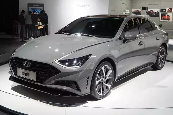 「一般の乗用車が売れなくなる!?　インドのタクシー車両がベース車とは「別の車名」が与えられるワケ」の画像