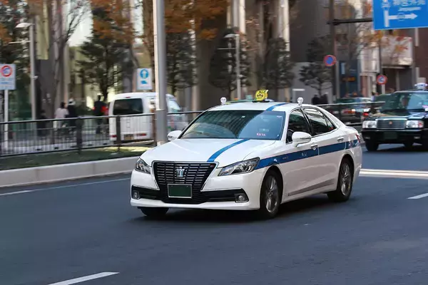 「一般の乗用車が売れなくなる!?　インドのタクシー車両がベース車とは「別の車名」が与えられるワケ」の画像