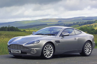 打倒フェラーリで生まれたアストンマーティン！　V12ヴァンキッシュとは【21世紀スーパーカーFILE #003】