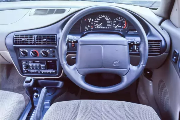 「必要ないのに「大人の事情」で日本に導入！　トヨタの販売力をもってしても惨敗した「キャバリエ」という残念なクルマ」の画像