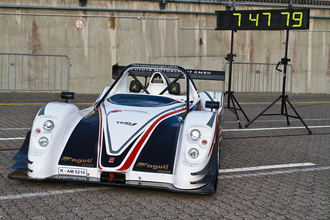 15年前にトヨタが作ったEVの大記録！　ニュルを「7分47秒794」で駆け抜けた「TMG EV P001」に敬礼!!