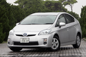 バカ売れ王者はどこで間違えたのか？　昔は「売れまくった」のにいまや「どうした？」なクルマ４台