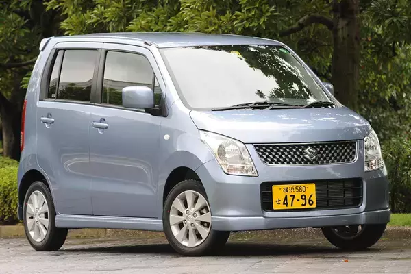 「バカ売れ王者はどこで間違えたのか？　昔は「売れまくった」のにいまや「どうした？」なクルマ４台」の画像