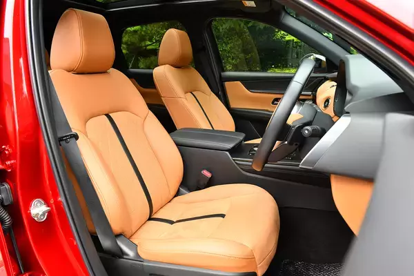 「直６＋FRを蘇らせたマツダに拍手！　CX-60はメカニズムも質感も想像を超えたSUVだった！」の画像