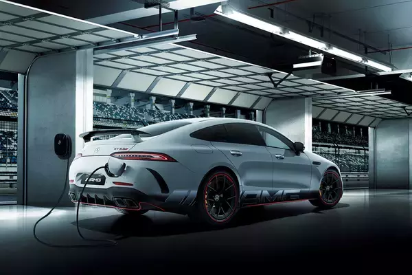 F1テクノロジーを搭載した日本未導入の最強モデルが限定車で登場！　メルセデスAMG GT 63 S E パフォーマンス F1エディションを35台限定で抽選販売
