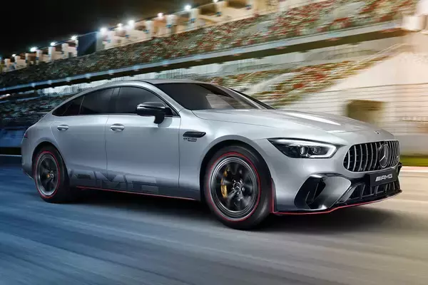 「F1テクノロジーを搭載した日本未導入の最強モデルが限定車で登場！　メルセデスAMG GT 63 S E パフォーマンス F1エディションを35台限定で抽選販売」の画像